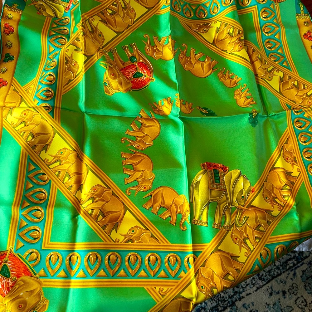 Murt De Cartier silk scarf with rolled edge. Fantastic condition!